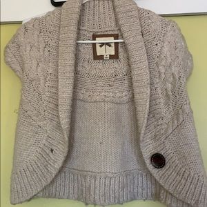 Short sleeve sweater